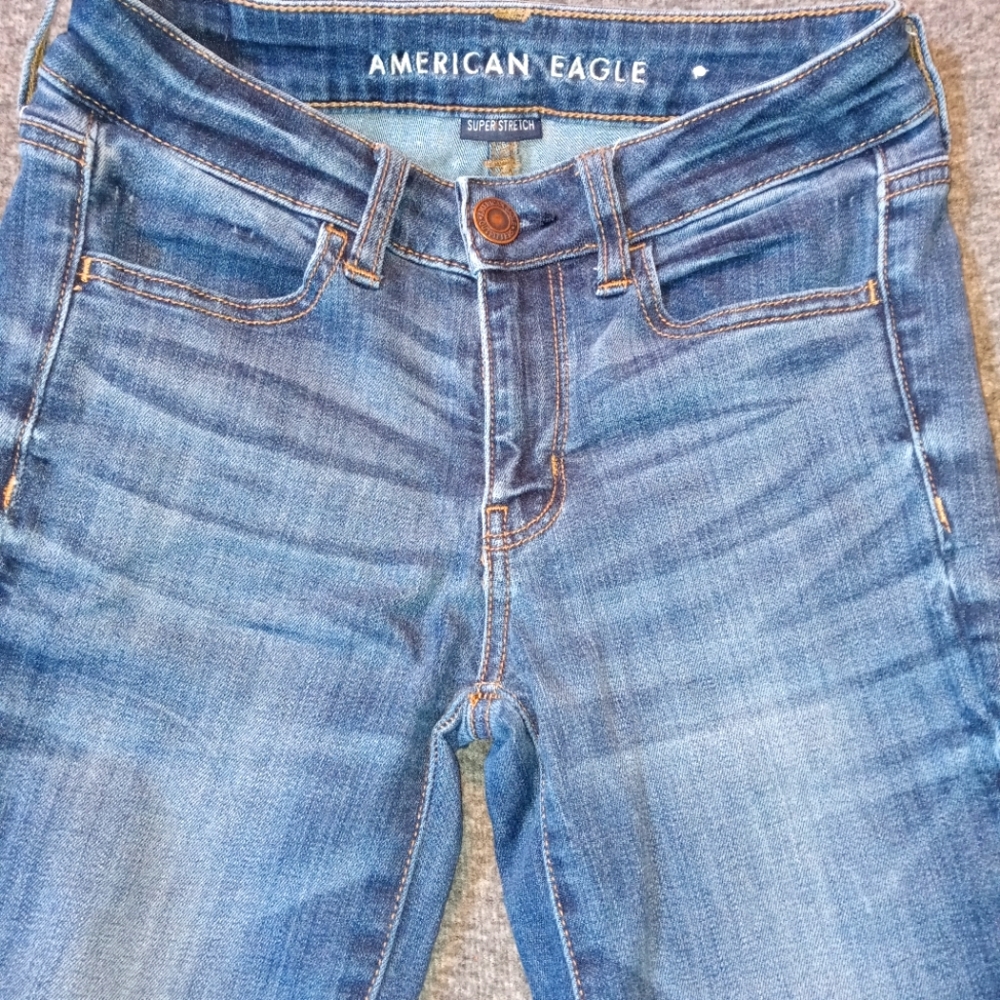American Eagle Dark Blue Jean Size 2 Short